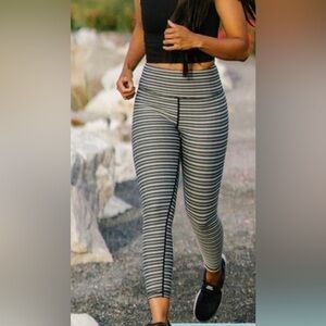 ZYIA Athletic Black Aztec Striped Gym Adrenaline 7/8 size 6-8